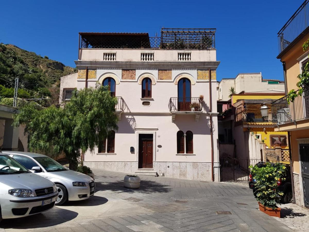 Appartamenti Via Lombardo Giardini Naxos Eksteriør bilde