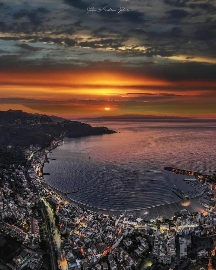 Appartamenti Via Lombardo Giardini Naxos Eksteriør bilde