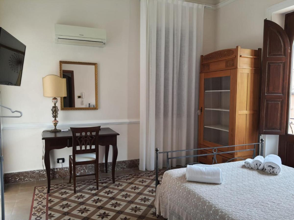 Appartamenti Via Lombardo Giardini Naxos Eksteriør bilde